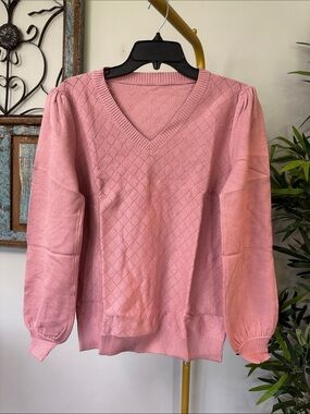 Tutorutor Classic Pink V-Neck Diamond Knit Sweater NEW M